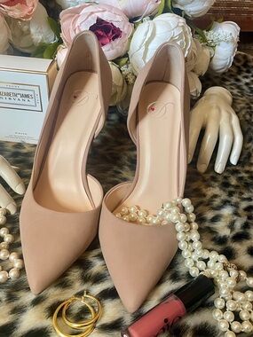 ♥️ Delicious Women's Pointed Toe Side Cut Out
Dress Heel Pump, Taupe 8.5
